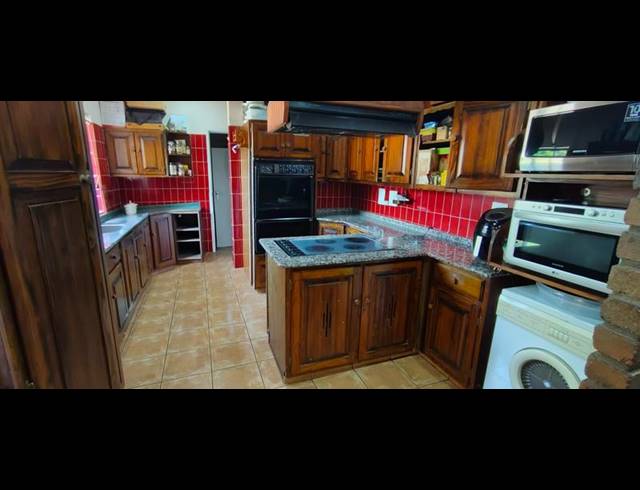 3 BEDROOM HOUSE FOR SALE IN THERESAPARK